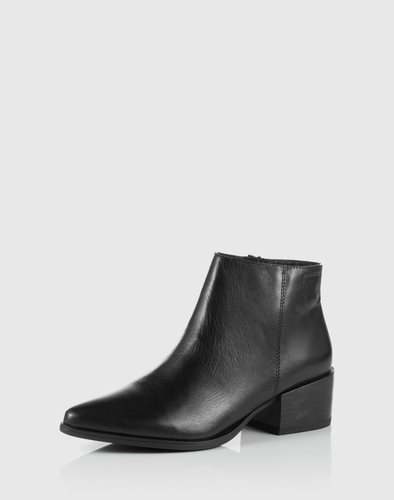 VAGABOND SHOEMAKERS Spitze Lederstiefelette ‘Marja‘ Damen schwarz